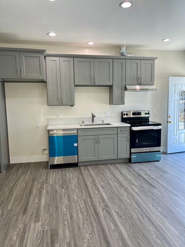 Building Photo - ASANANTONIO #C