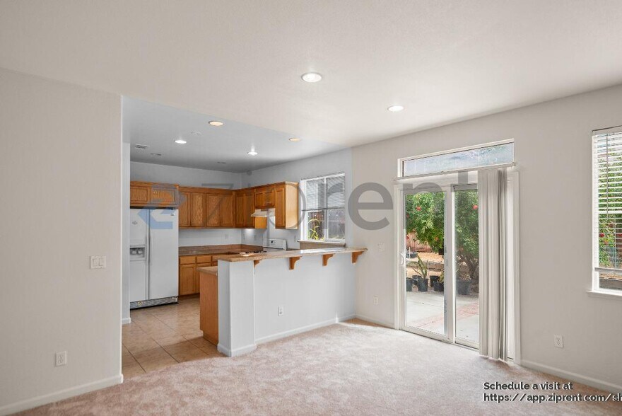 Building Photo - 169 Maidenhair St
