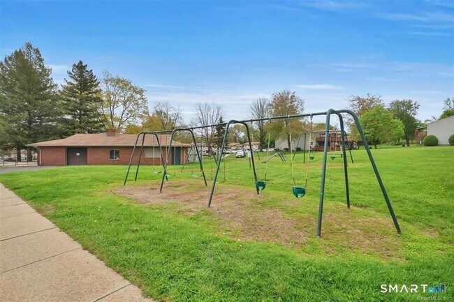 Building Photo - 43 Carillon Dr