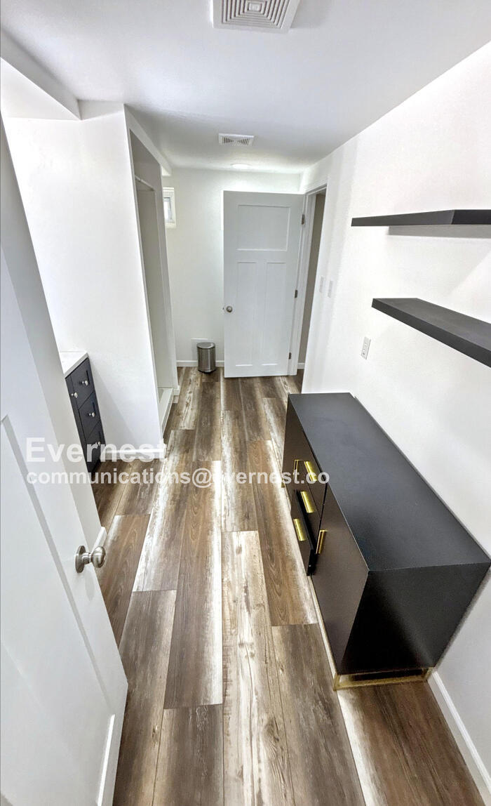 Building Photo - 1515 Mautenne Dr