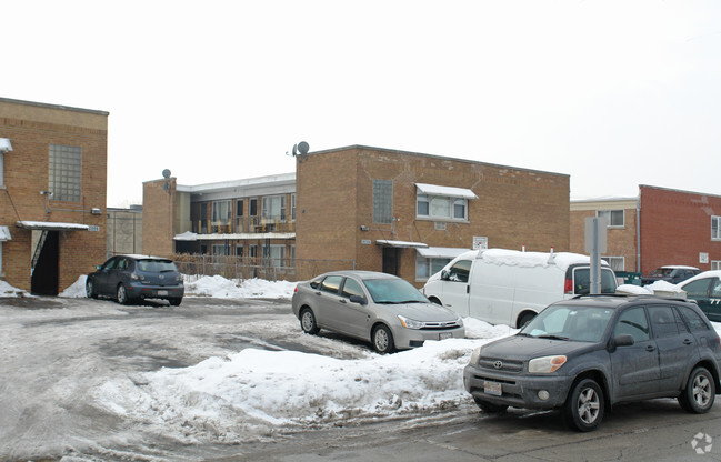 Primary Photo - 10543 Crown Rd