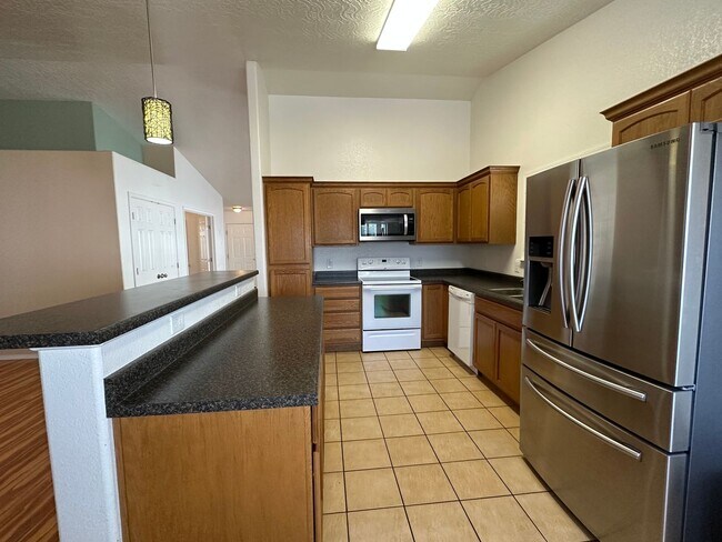 Building Photo - 4115 Azalea St