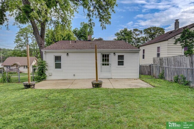 Building Photo - 6519 Parker St