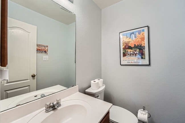 Building Photo - 1101 Coopers Hawk Path
