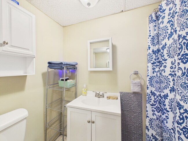 Building Photo - 260 North St