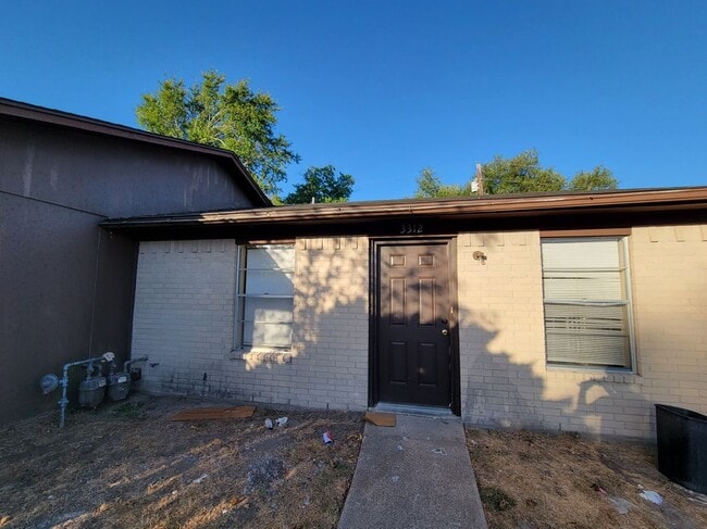 Building Photo - 3312 Longleaf Cir