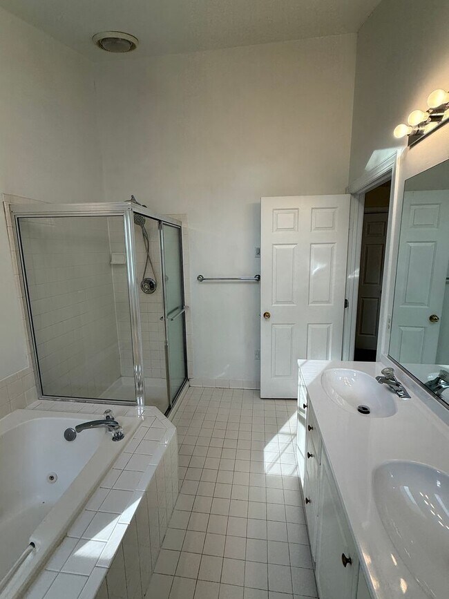 Building Photo - 17301 Pacific Rim Terrace