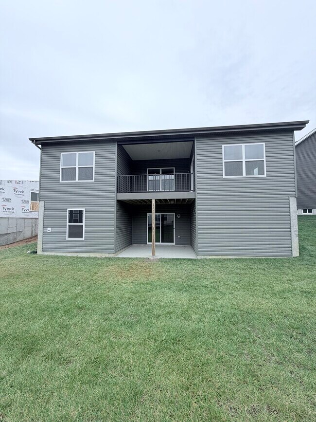 Building Photo - 810 Colony Rdg Ct