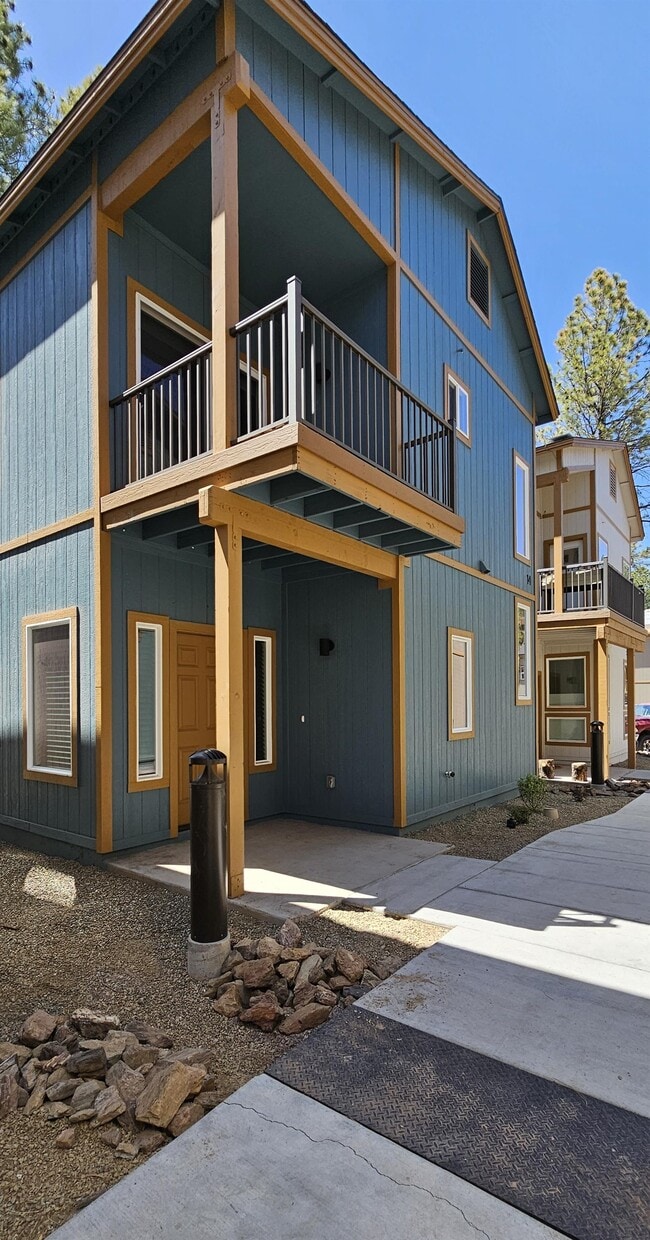 Building Photo - 3001 E Butler Ave