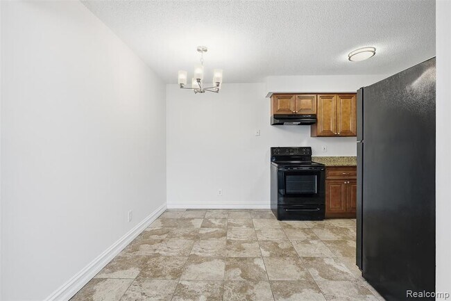 Building Photo - 8188 24 Mile Rd