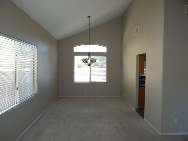 Building Photo - Gorgeous 3Bed/3Bath 2 Story home w/ office...