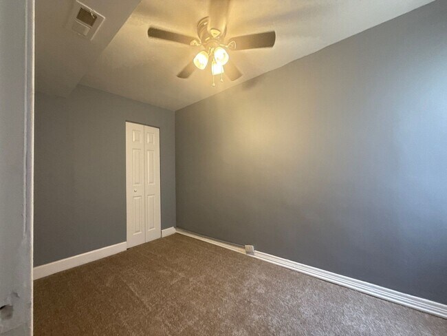 Building Photo - Two Bedroom House in Baltimore