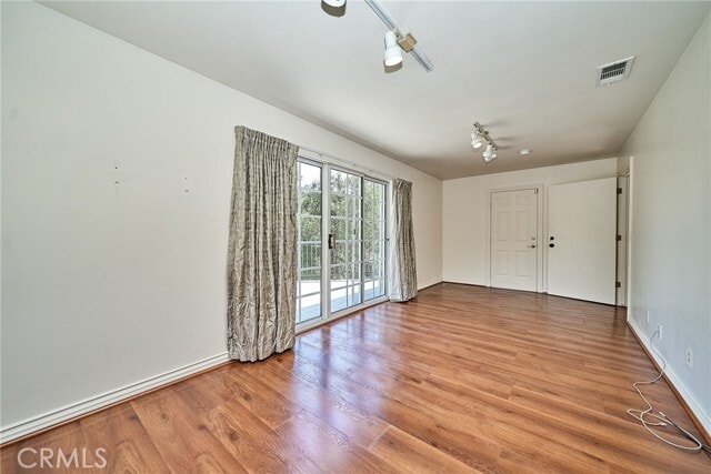 Building Photo - 1089 Village Dr