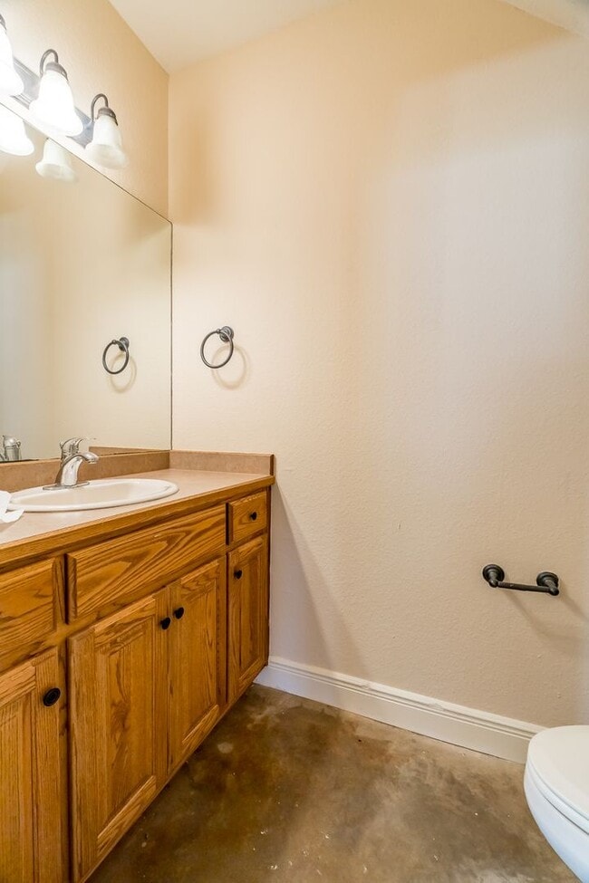 Building Photo - Four Bedroom Home Walking Distance to UofA! Lawn Care Included! AVAILABLE IN JULY!!!!!