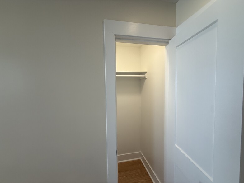 Building Photo - 2513 W Seybert St