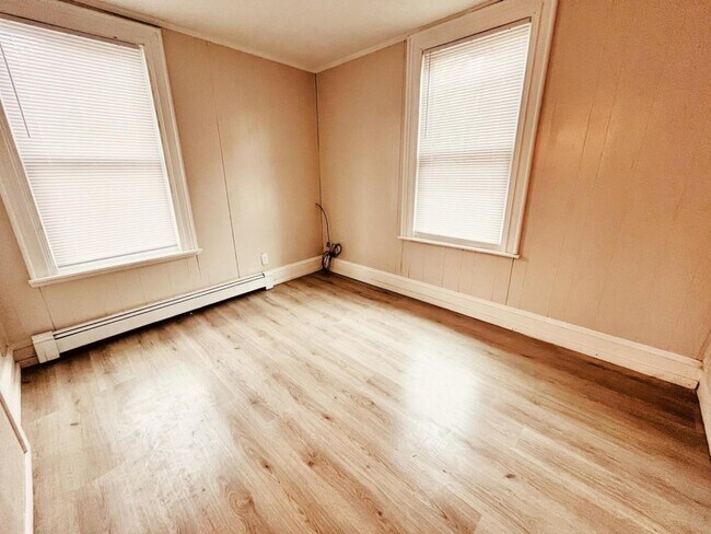 Building Photo - 34 Union St