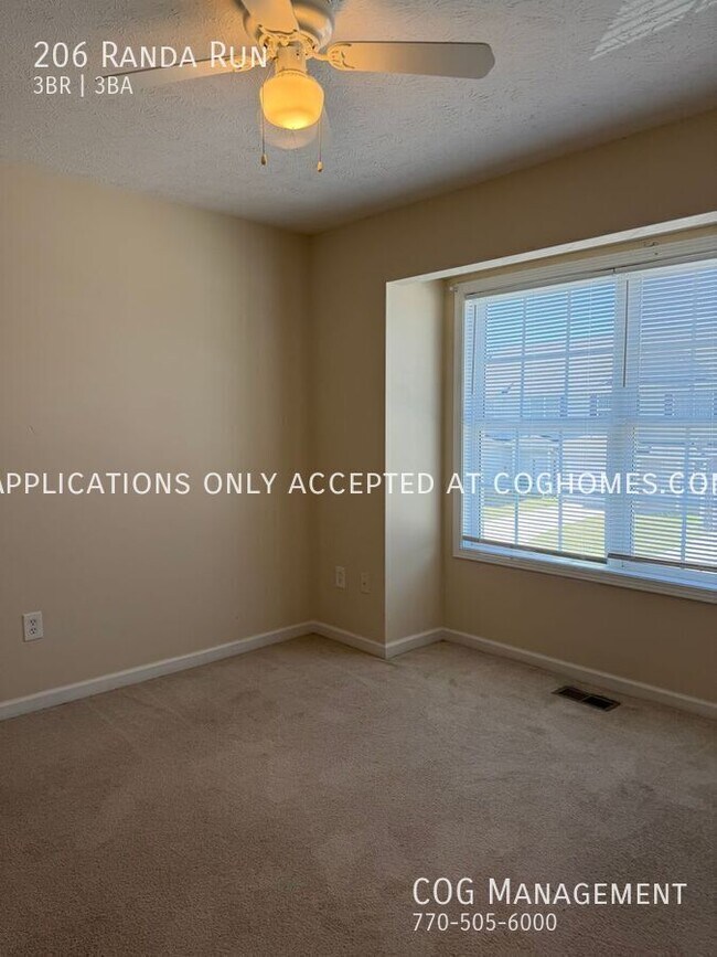 Building Photo - 206 Randa Run