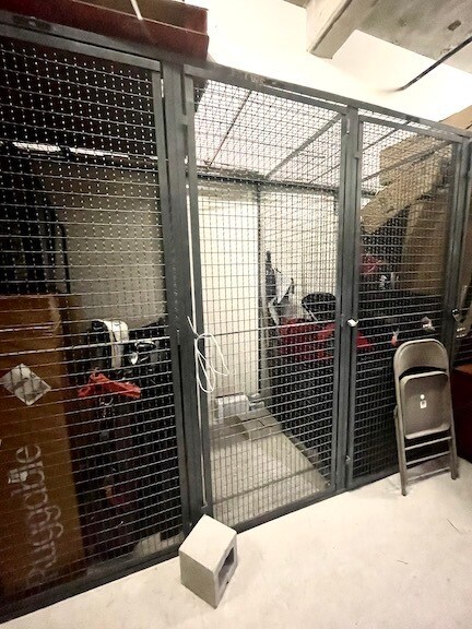 Building Photo - 817 W Washington Blvd