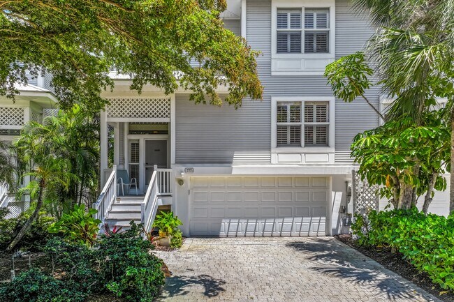 Building Photo - 777 Beach View Dr