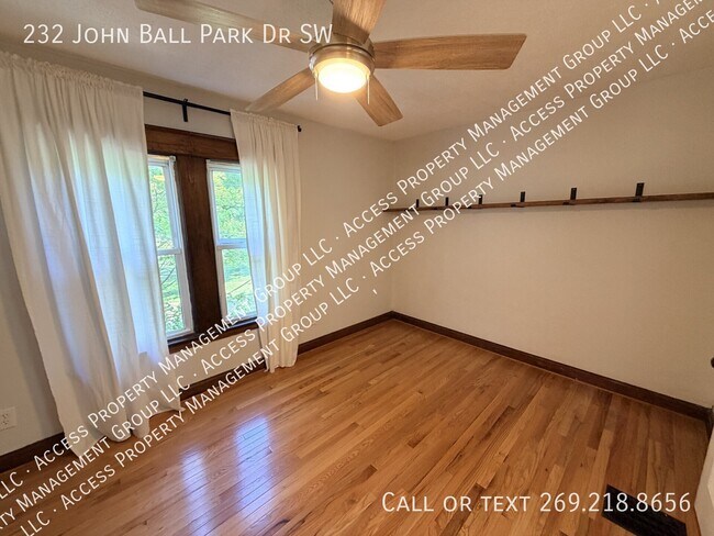 Building Photo - 232 John Ball Park Dr SW