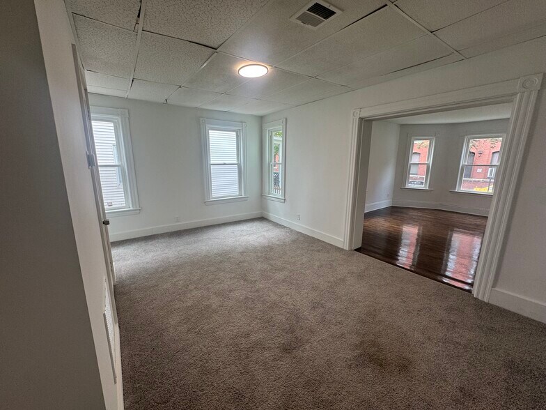 Living room facing a bedroom already rented - 25 Wyman St