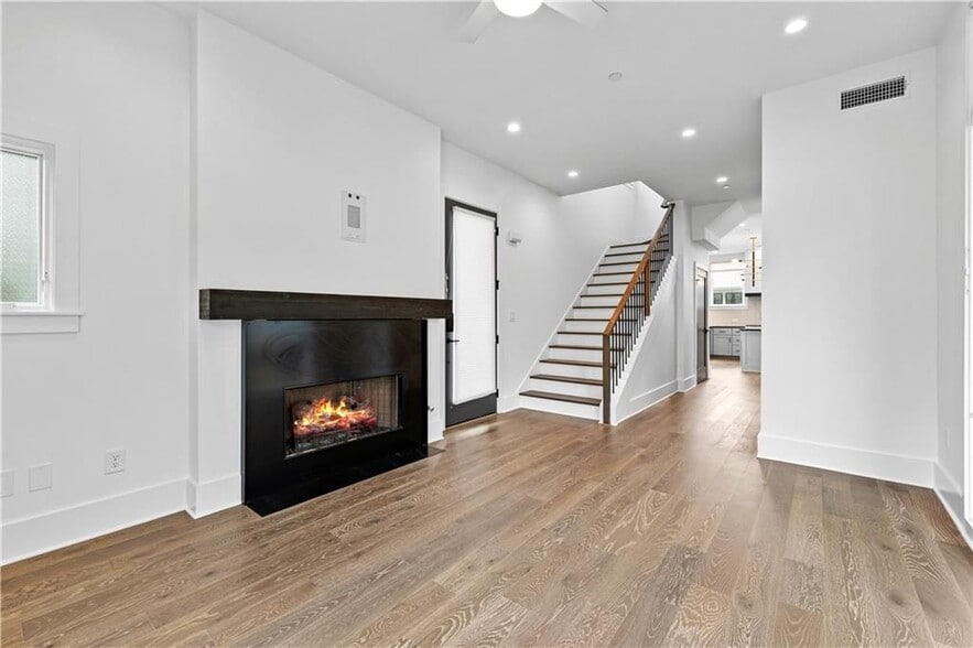 Building Photo - 255 High St