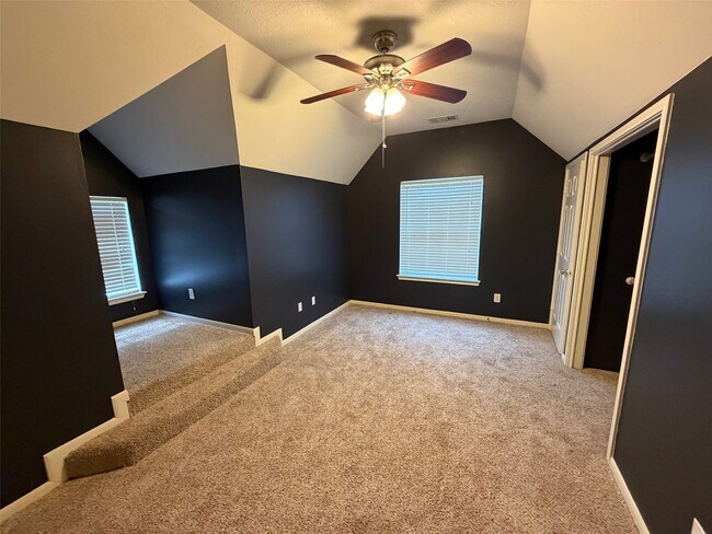 Building Photo - 1811 Emerald Lake Ct