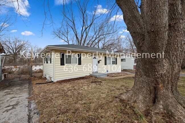 Building Photo - COMING SOON - Charming 3-Bedroom Home with Spacious Yard in North St. Louis County
