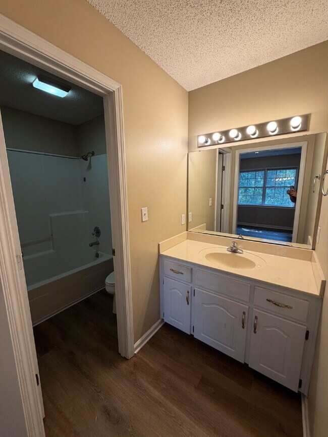 Building Photo - Unit #1 in triplex available FOR RENT in Taylor, AL