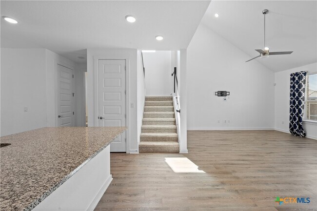 Building Photo - 328 Peace Pipe Way