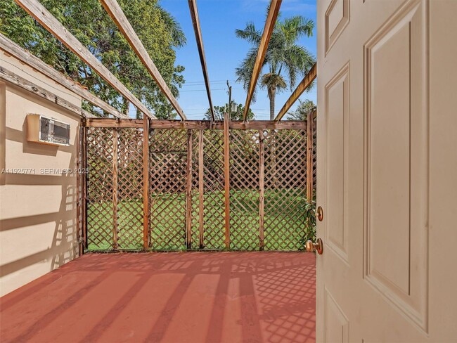 Building Photo - 2443 Meridian Ave