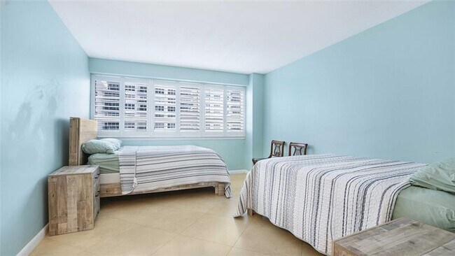 Building Photo - 3430 Galt Ocean Dr