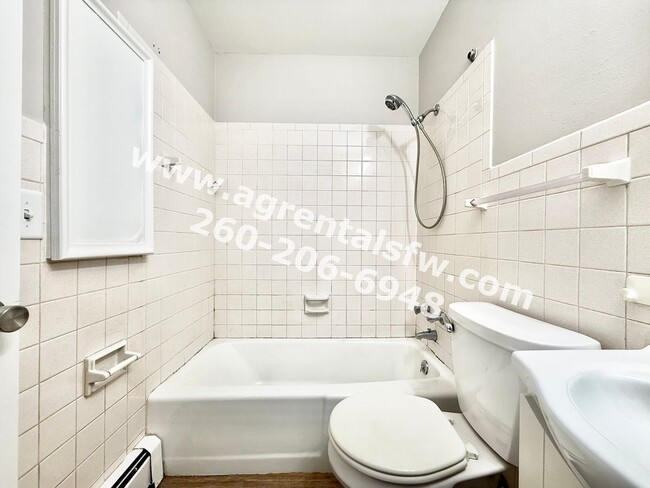 Building Photo - 901-931 West Brookwood Court