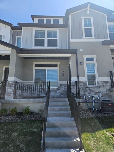 Primary Photo - 4350 W Dixon Way