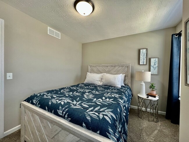 Building Photo - Brand New Home Walking distance to Spooky ...