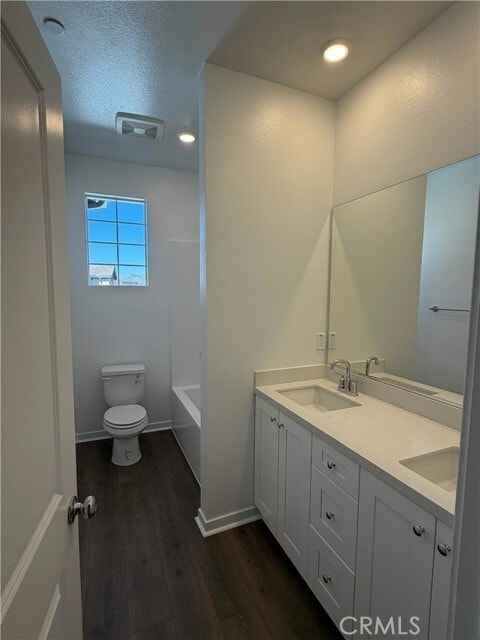 Building Photo - 32879 Manhattan Ave