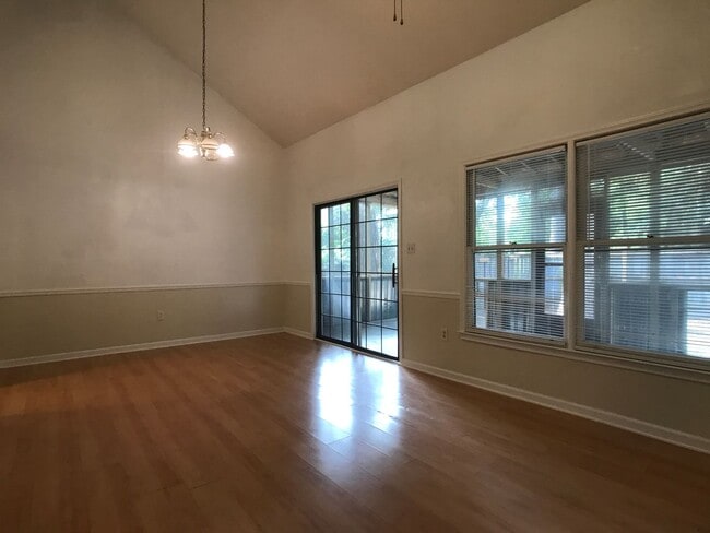 Building Photo - 1 Pointer Pl