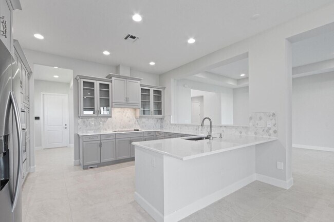 Building Photo - 5579 Liberty Ln
