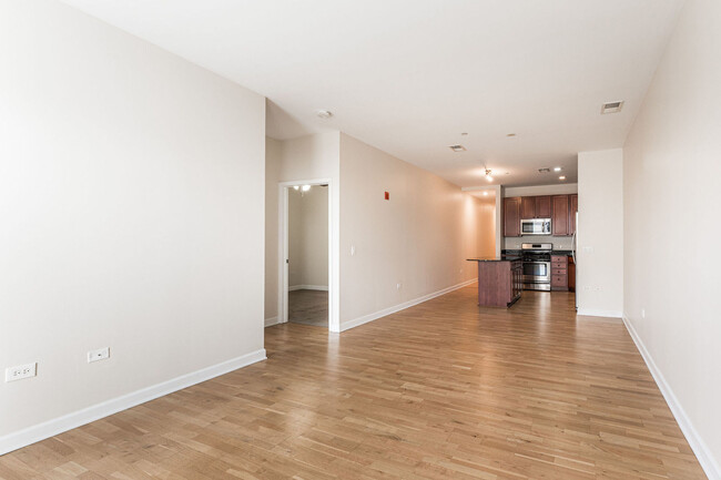 Building Photo - 1124 Lake St