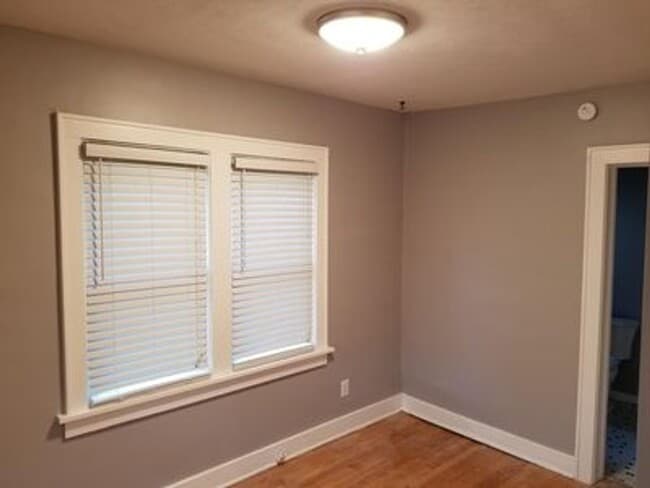 Building Photo - 3 Bed 2 Bath Newly Remodeled