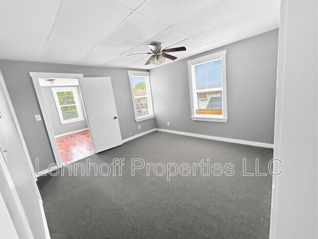 Building Photo - 142 Jewett St