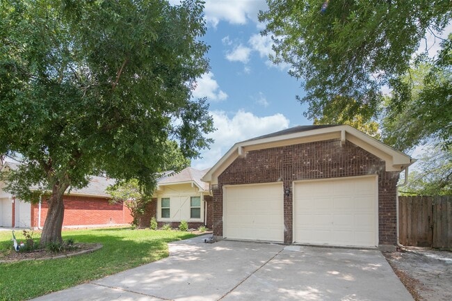 Building Photo - 2935 Auburn Dr