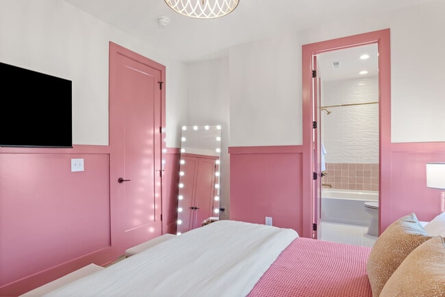 Building Photo - 1315 16th Ave S