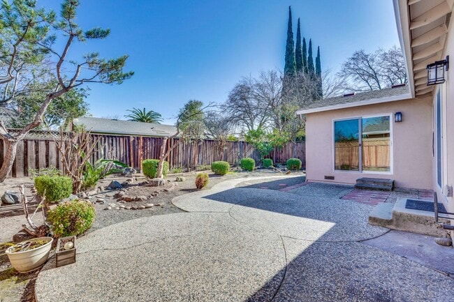 Building Photo - Spacious 1780 Sq Ft -  4b2b home in South San Jose