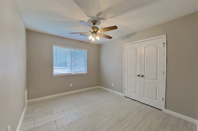 Building Photo - 16830 Needle Ridge Ct