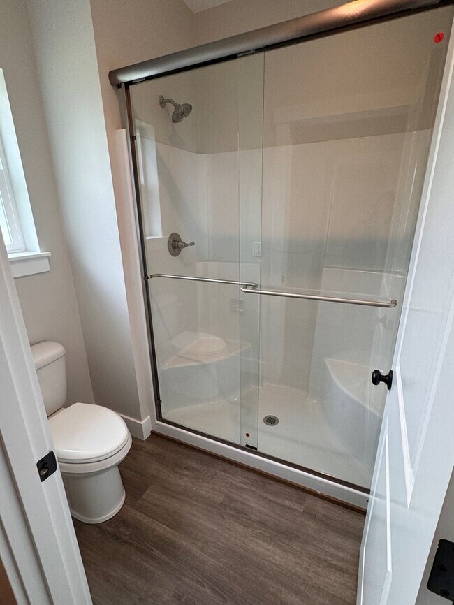 Building Photo - New Home Will Be Ready For Move In June 1st! One Block From Linfield University! Must See Today!