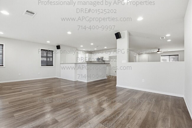 Building Photo - 139 Thompson Ave