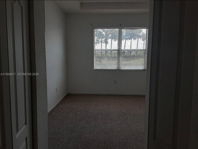 Building Photo - 3760 NE 9th Ct