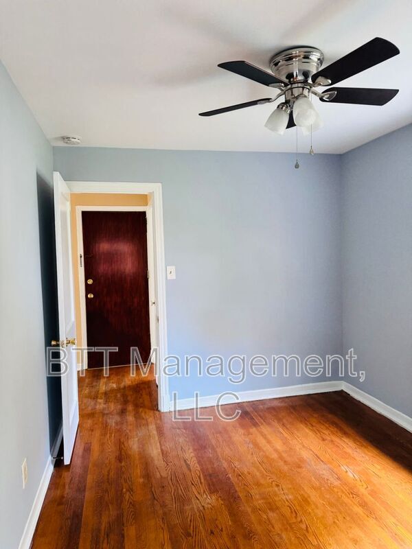 Building Photo - 8400 Greenwood Ave