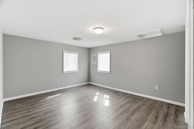 Building Photo - 1614 NY-9G